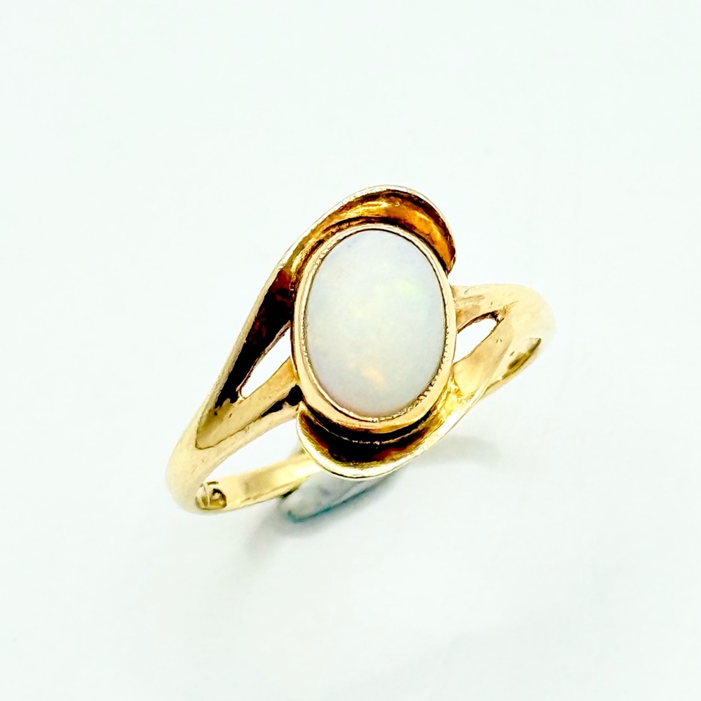 Vintage 10k Yellow Gold-Filled Opal Ring - Picture 4 of 11
